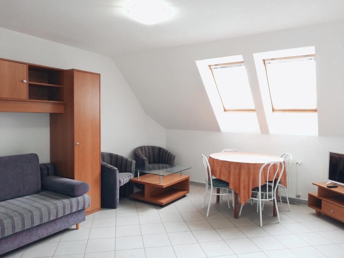 St.Florian Apartman เคสเท ภายนอก รูปภาพ