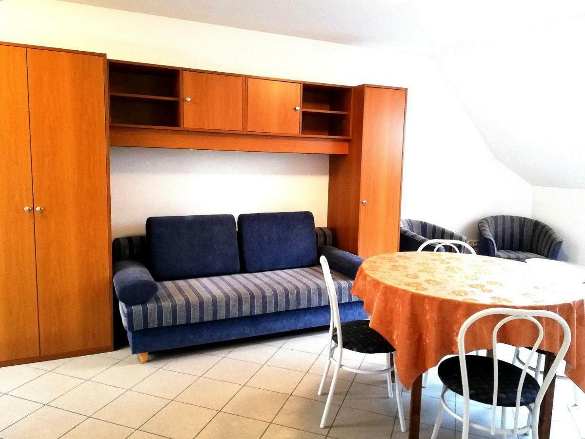 St.Florian Apartman เคสเท ภายนอก รูปภาพ